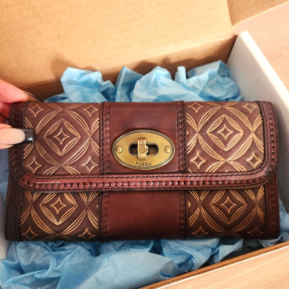 Fossil Logan Leather RFID Flap Clutch Wallet